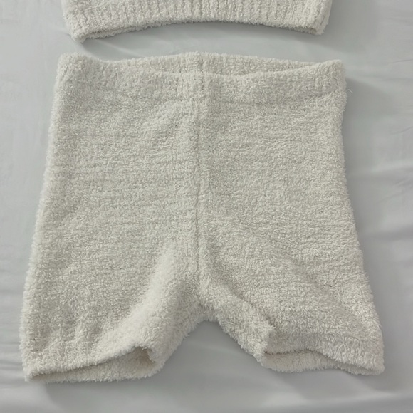 Colsie Fluffy Set - Picture 3 of 5